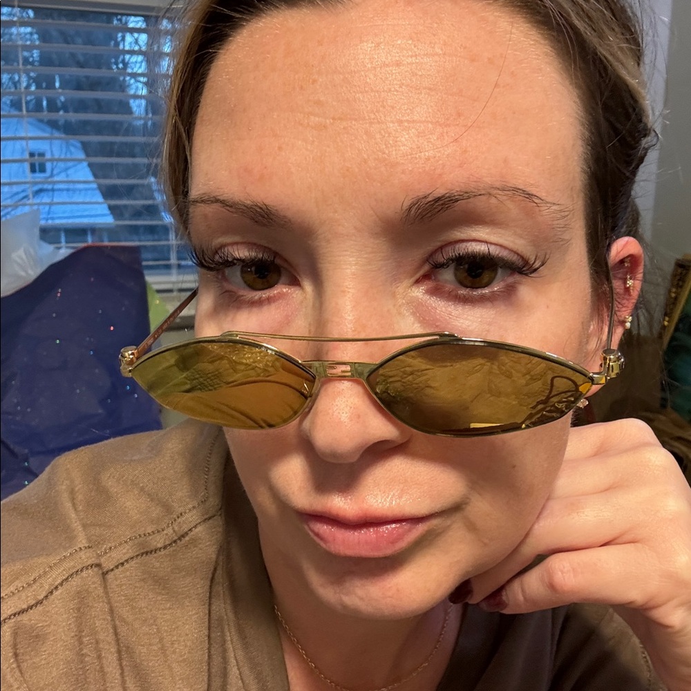 Authentic Full Inclusion Fendi Sunglasses - Picture 5 of 9